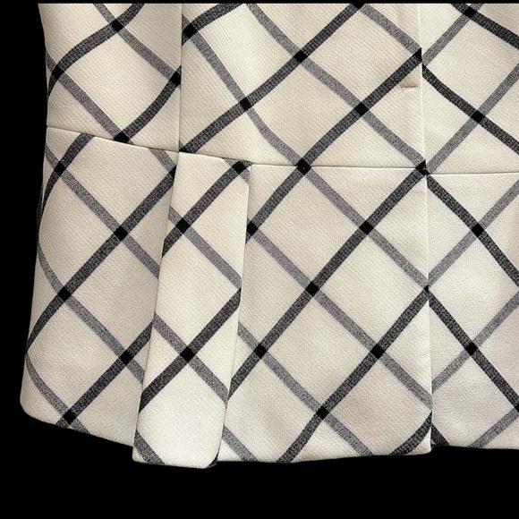 The Limited Scandal Collection Women’s Peplum Short Sleeve Jacket - Picture 2 of 12